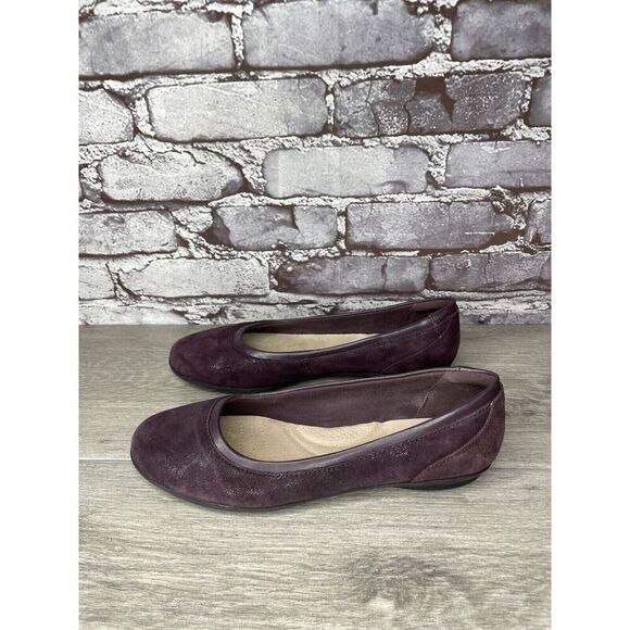 Clarks Collection Soft Cushion Purple Shimmer Ballet Flats Women Sz 38EU/7.5M US - Picture 1 of 16